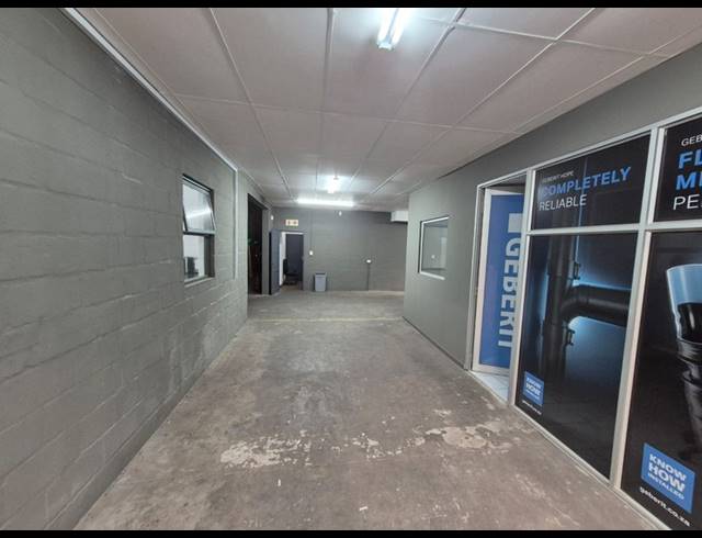 2,200M² WAREHOUSE FOR SALE IN BEACONVALE